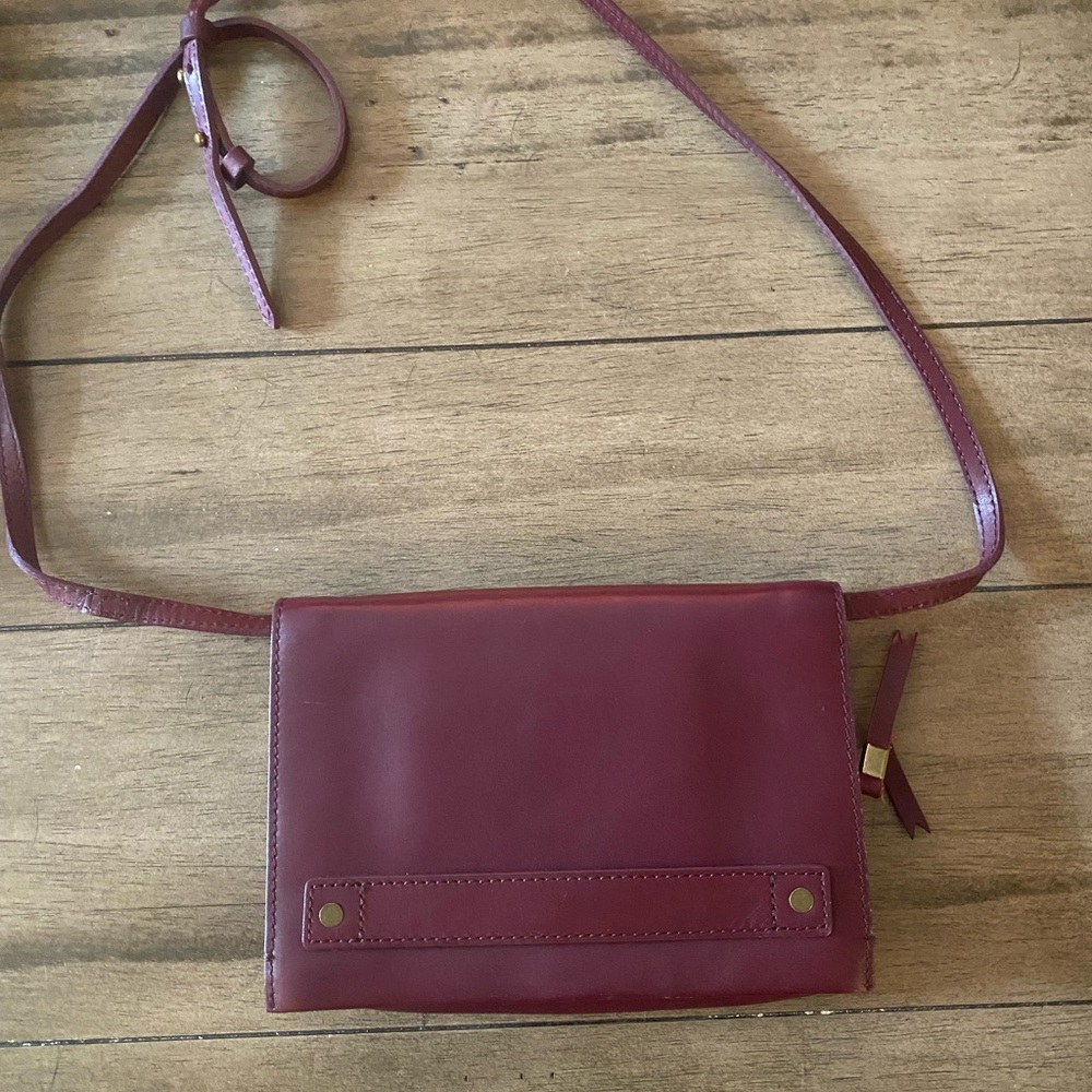 Madewell crossbody purse - maroon color- like new